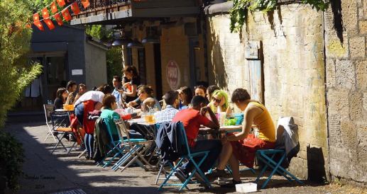 Getting stuffed in the Glasgow sun at the Hanoi Bike Shop. Today Glasgow West, across the road from me the greedy bastards.